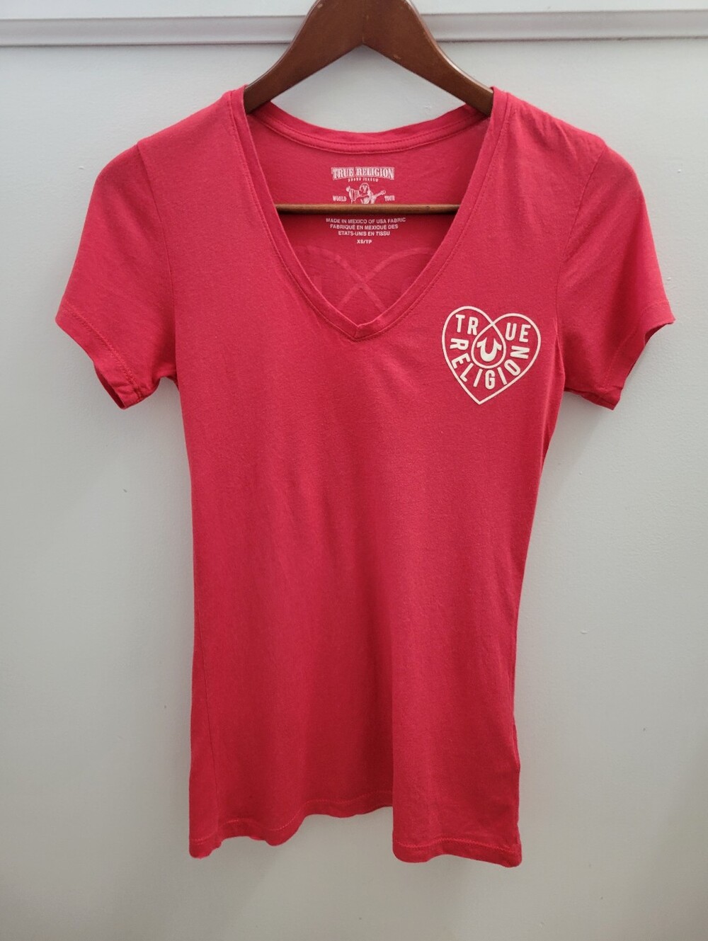 True Religion Red Love In Circles V-Neck Short Sleeve Tee Size XS